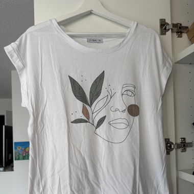 Beau T-shirt d'été