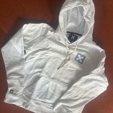Blue Banana Weisser Hoodie mit X-Logo