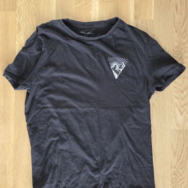 PIER ONE Black T-Shirt