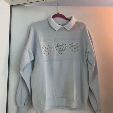 JERZEES Sweatshirt with Vintage Heart Motif
