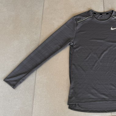 Nike DRI-FIT manche longue Grey Running