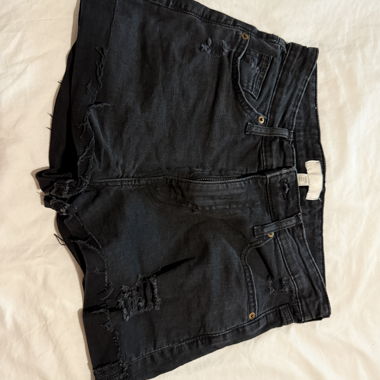 Schwarze Jeans-Shorts im Used-Look