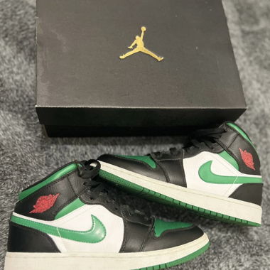 Jordan Air 1 Mid