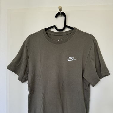 T-shirt nike