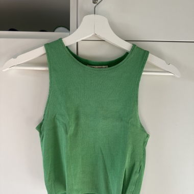 green pull&bear top