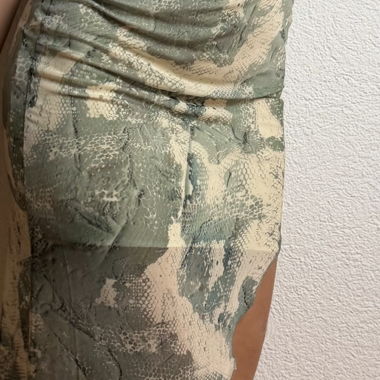 Très belle robe d'été, ajustée, motif