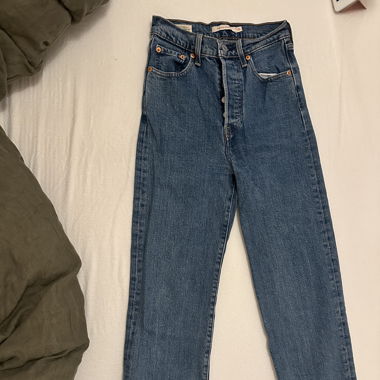 Levis straight leg Jeans