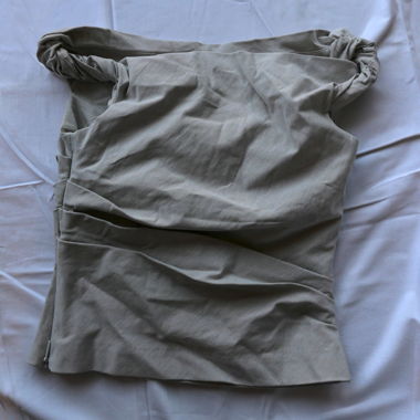 Lot 2 tops épaules asymétriques (élégants)