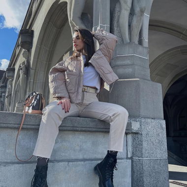 Beige Mom-Jeans