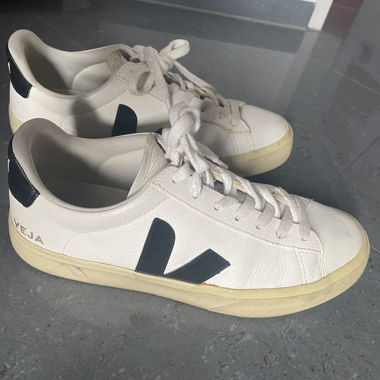 VEJA Sneakers