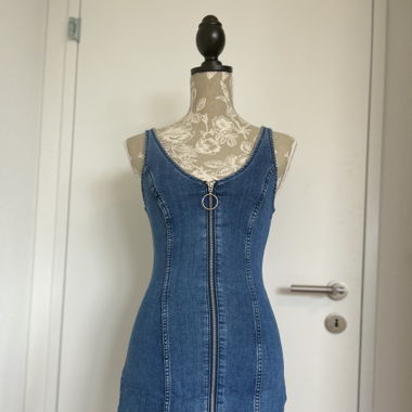 Vestito di jeans estivo H&M