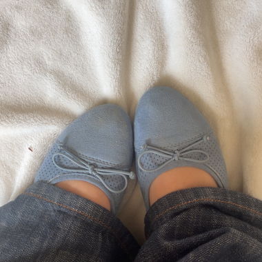 Blaue Ballerinas mit Schleife