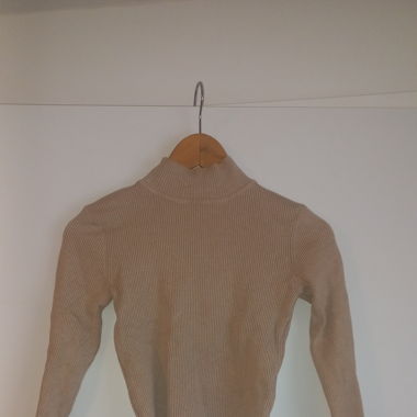 Crop pulli beige