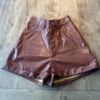 Kunstleder Shorts Gr. 32 PrettyLittleThing