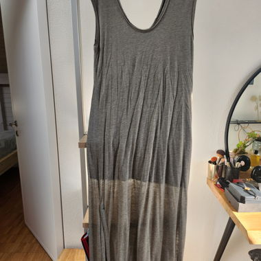 Robe grise à bretelles