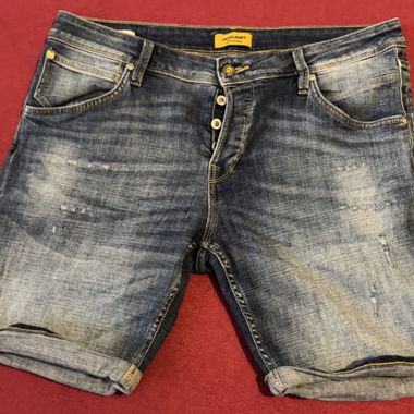 Short Jeans
