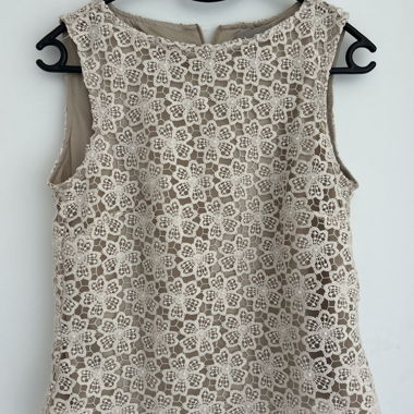 Top in pizzo beige