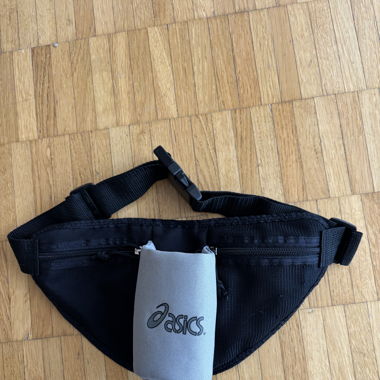 Asics Bauchtasche mit Flaschenhalter