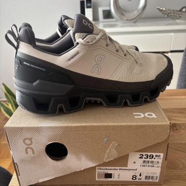 Chaussures On Cloudrock NEUVE