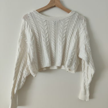 Weisser Pulli