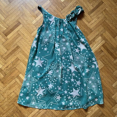 Vestito verde a stelline con spalline
