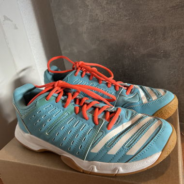 Chaussures de sport Adidas taille 38