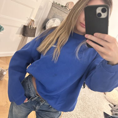 felpa blu (Pull and Bear)