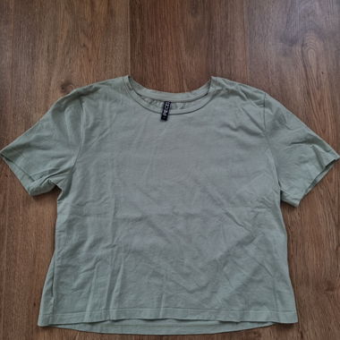 Short T-shirt