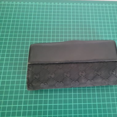 Gucci wallet 