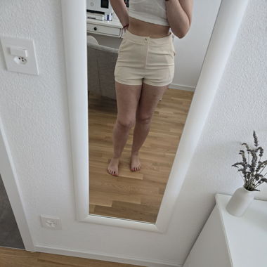 Short beige 