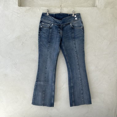 Jeans a vita bassa svasati