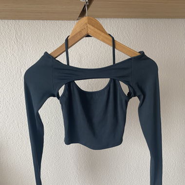 Overlapping top turquoise 