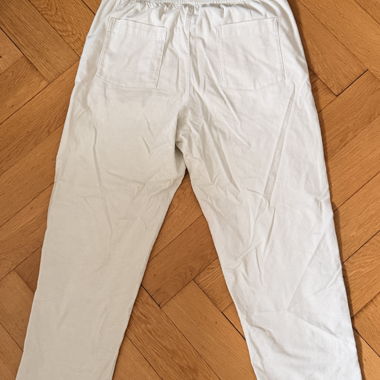Pantaloni bianchi UniQlo