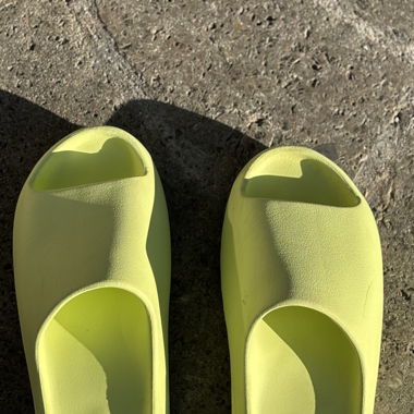 Yeezy Slide Glow Green