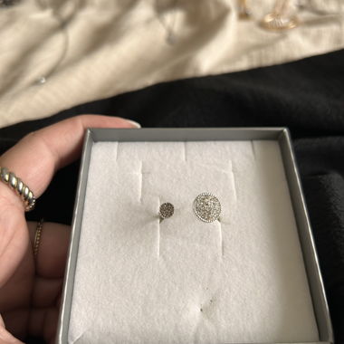 Adjustable silver-colored ring
