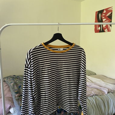Gestreifter Pulli
