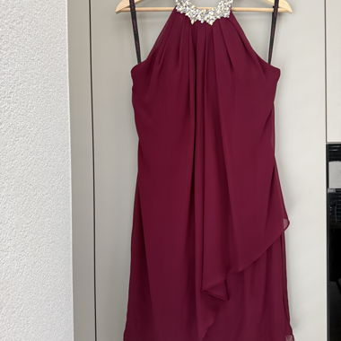 Bordeauxrote Laona-Kleid