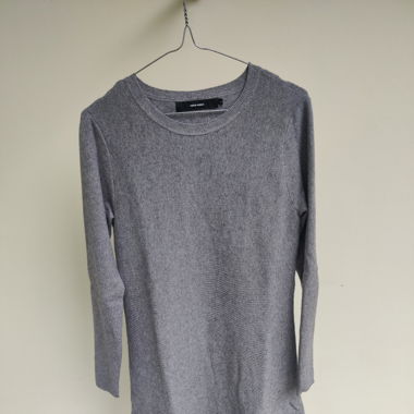 Graues Strickkleid