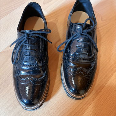 Black Lace-Up Half Shoes