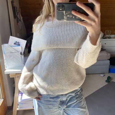 Pull en maille à épaules dénudées Mango