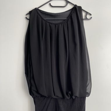 Schwarzes Shirt