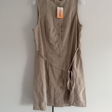Robe sans manche avec ceinture