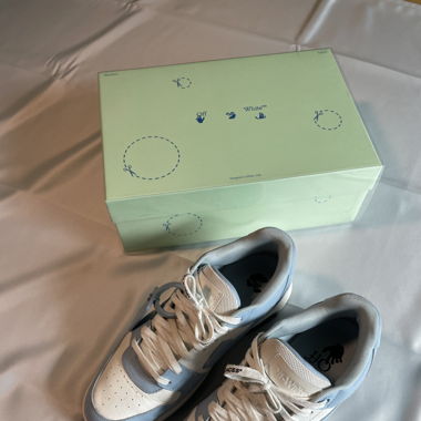 OFF WHITE Out of Office Sneaker