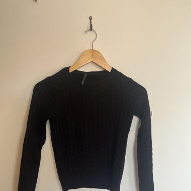 Pull noir