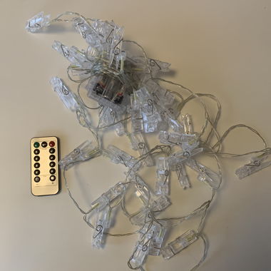 LED string lights with clips and remote