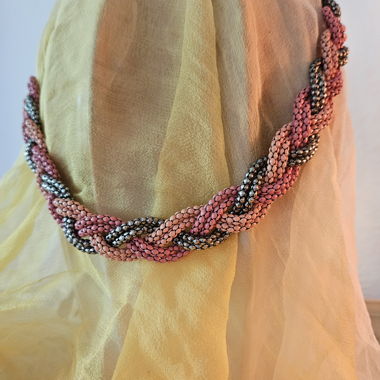 Collier tressé statement