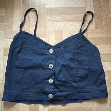 Dunkles Knopfleisten-Crop-Top mit Trägern