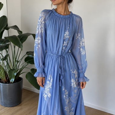 Blaue Maxikleid mit Blumenmuster