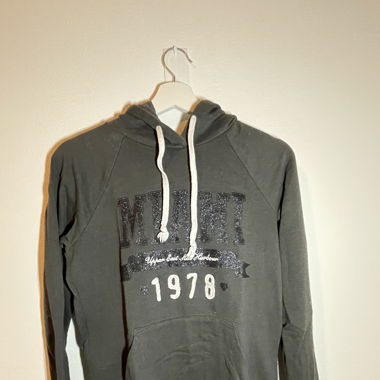 Dunkelgrauer Hoodie mit Glitzerschrift