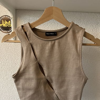 crop top à trou 